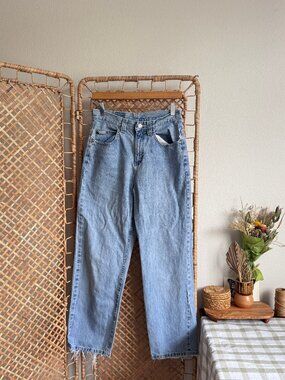 Vintage Straight Leg Distressed Hem Denim Jeans 26-27W